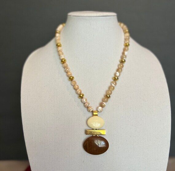 Cats Eye Marble beige Glass Beaded Vintage Ne...