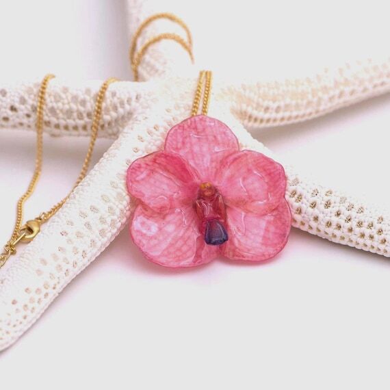Necklace with a real pink Ascocenda orchid ...