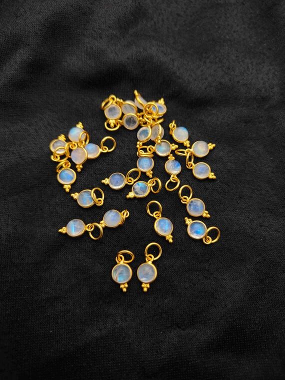 Blue flash Rainbow Moonstone Tiny Round Penda...