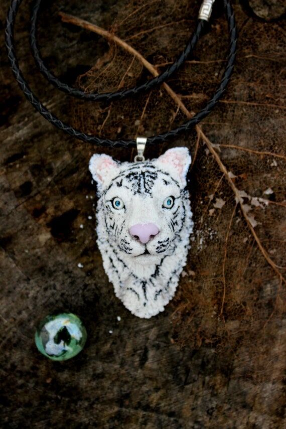 Polymer Clay White Tiger Necklace: Animal Jew...