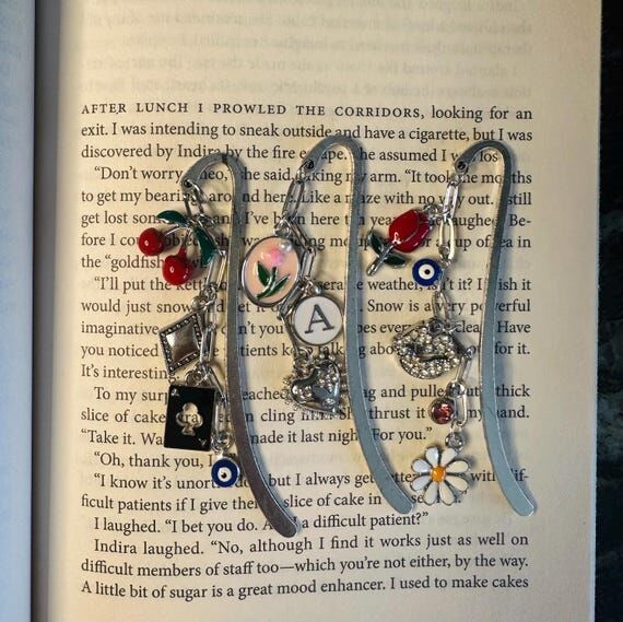 Custom Metal charm Bookmark Bookworm Book Lov...
