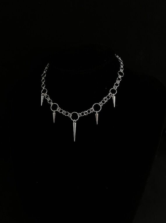 Chainmail choker necklace, silver-tone metal ...