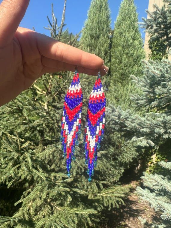 Handmade beaded earrings + free bracelet by E...