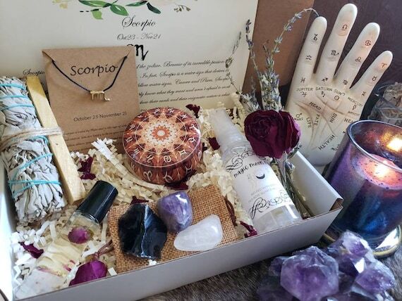 Deluxe Scorpio Gift Set | Horoscope Gift Set ...