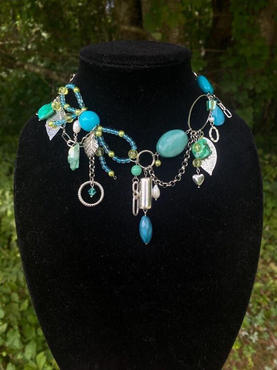 Asymmetrical Whimsical Grunge Bow Necklace, U...
