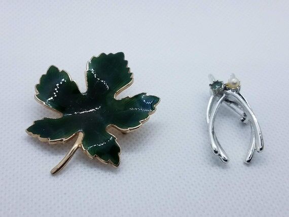 Vintage Wishbone Pin Brooch & Enamel Leaf Bro...