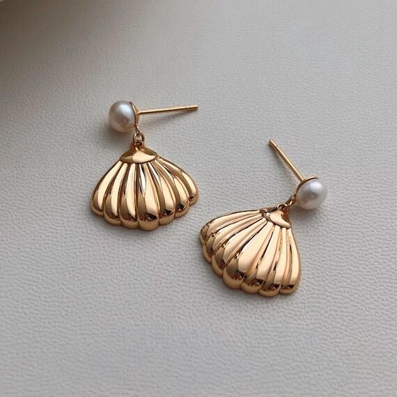18K Gold Plated Seashell Pearl Earrings: Ster...