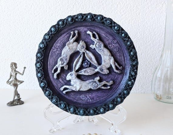 Handmade Three Hares Plaque: Celtic Good Luck...