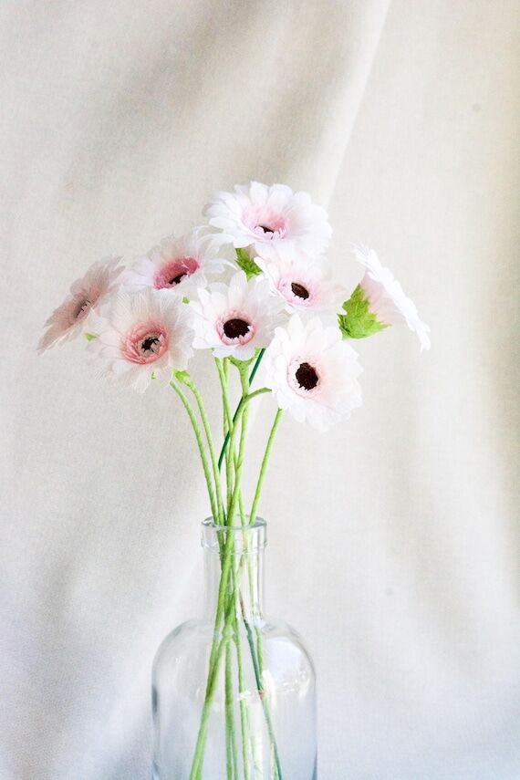 Individual Gerbera in crepe paper – Realist...