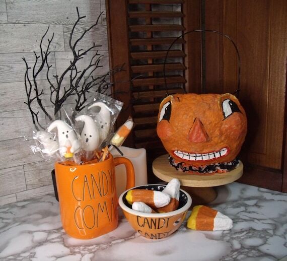 Primitive Halloween vintage style paper mache...