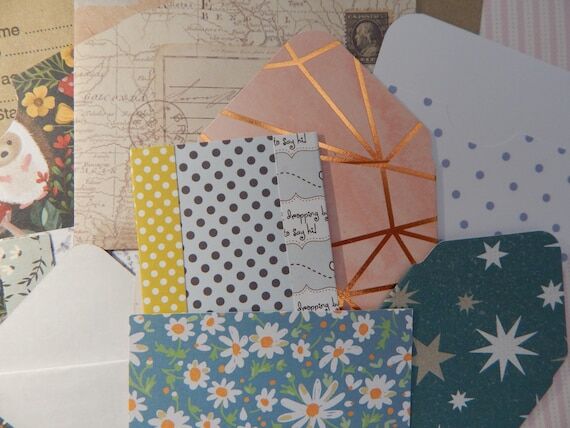 Mixed pack of 12 Assorted Envelops, Folder, P...