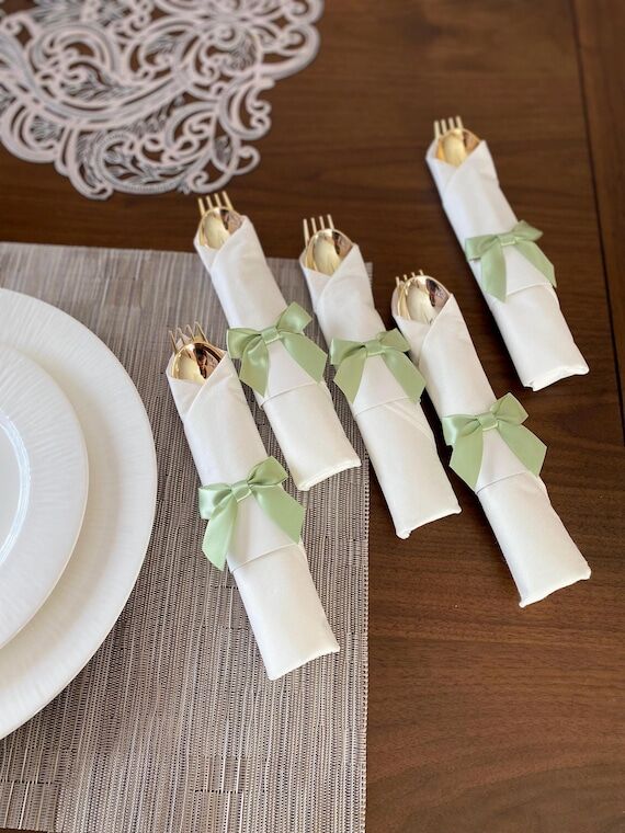 Gold Plastic Cutlery Set with White Napkin, G...