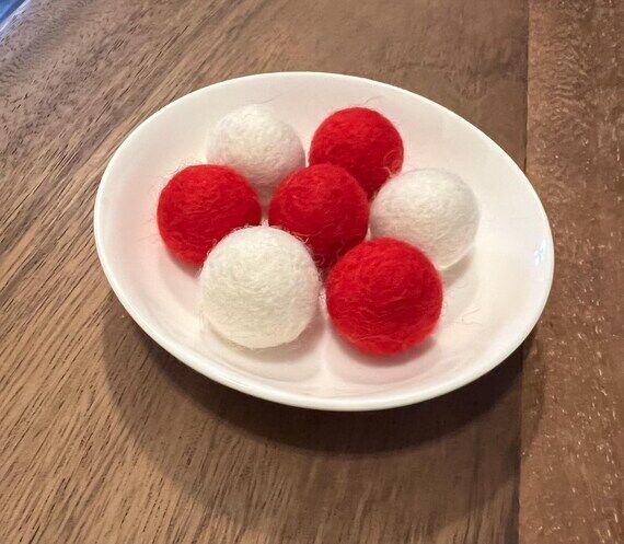 Holiday Red and White Essential Oil Diffuser ...