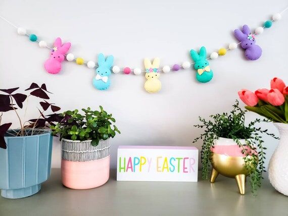 Fancy Easter Bunny Garland with Flowers, Felt...