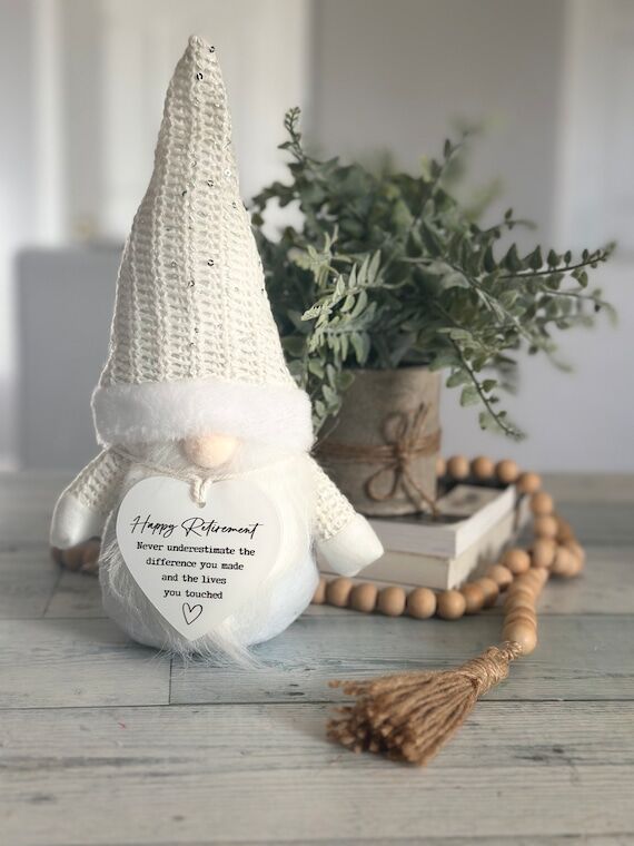 Retirement Gnome Gift: White Gnome with Acryl...