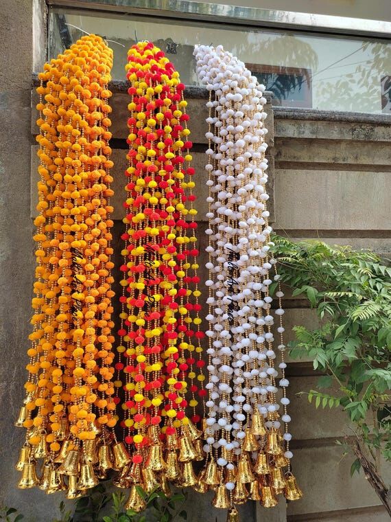 50 Piece FREE SHIPING Pom pom Wedding Backdro...