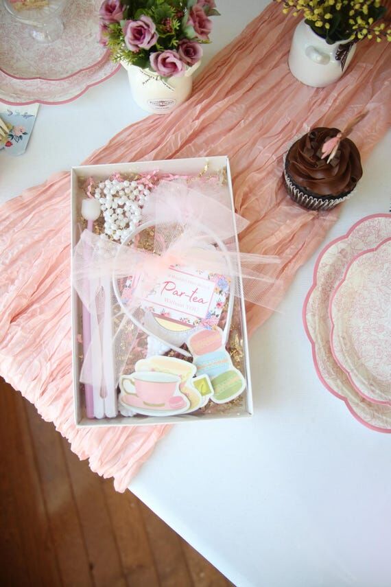 Girl's Tea Party Favor Box: Pink Bow, Floral ...