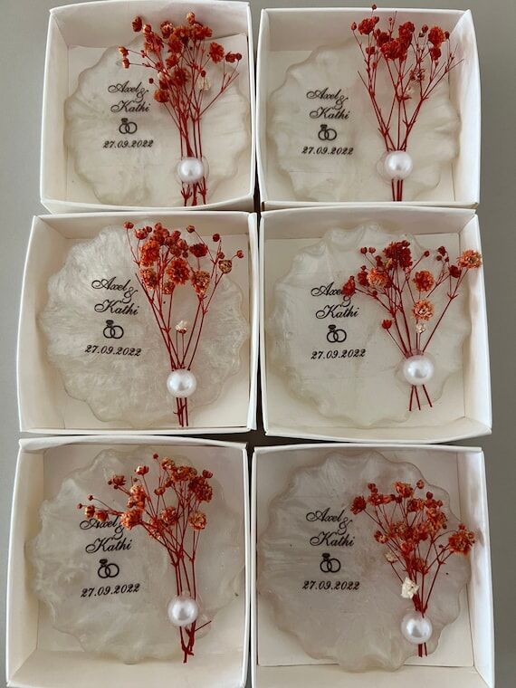 Epoxy Wedding Magnet Favors | Red Flowers, Pe...