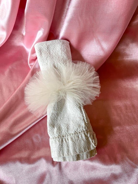Handmade Tulle Napkin Rings: Party Table Deco...