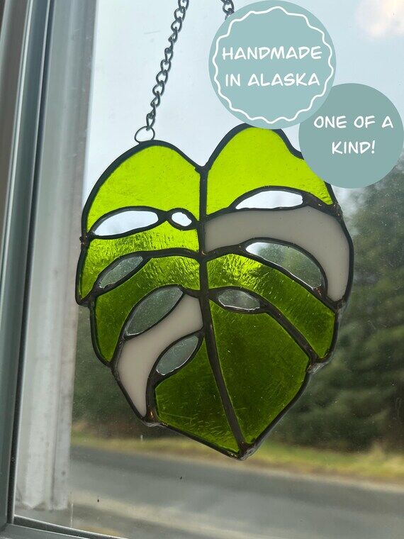 Monstera Leaf Stained Glass Suncatcher: Plant...