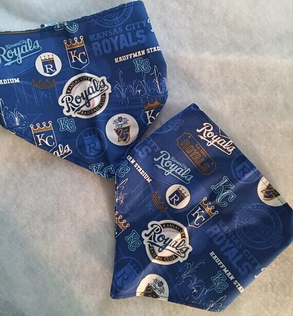 Reversible Kansas City Royals Dog Bandana: Cu...