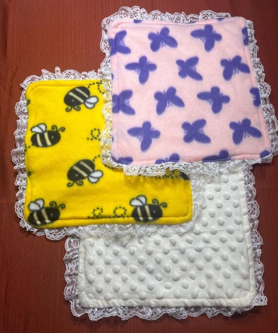 Handmade Small Pet Blanket: Cozy Cuddle Blank...