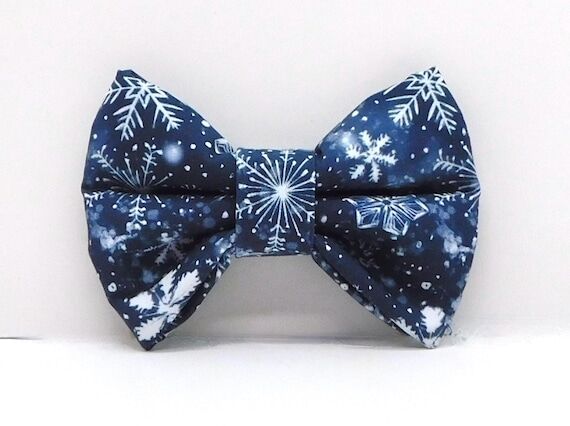 Christmas Snowflake Dog and Cat Bow Tie...