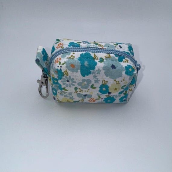 Floral Dog Waste Bag Holder – Zippered Clip...
