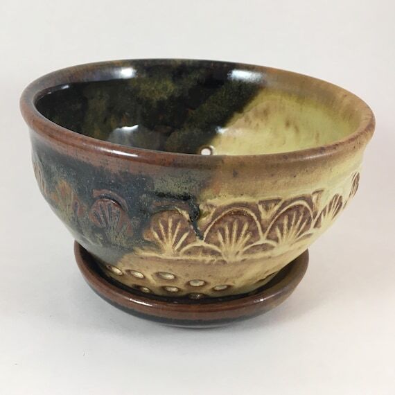 Pottery Berry Bowl, Fruit Bowl, Ceramic Servi...