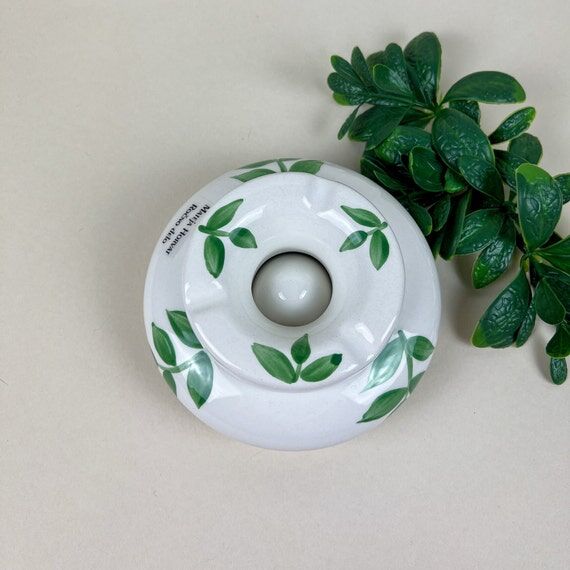 Botanical Bliss Ceramic Ashtray - Green Leaf ...