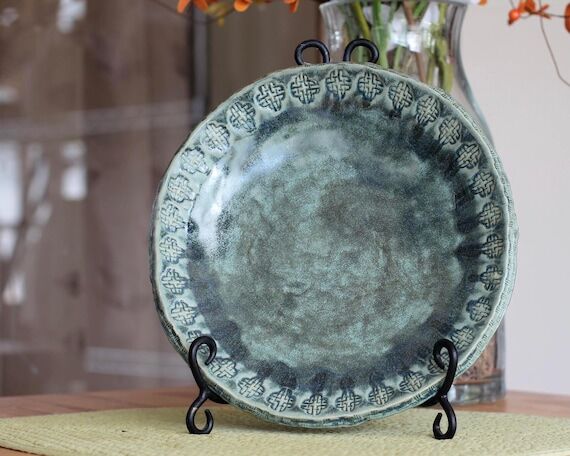 Handmade pottery/ceramic birdbath/feeder basi...