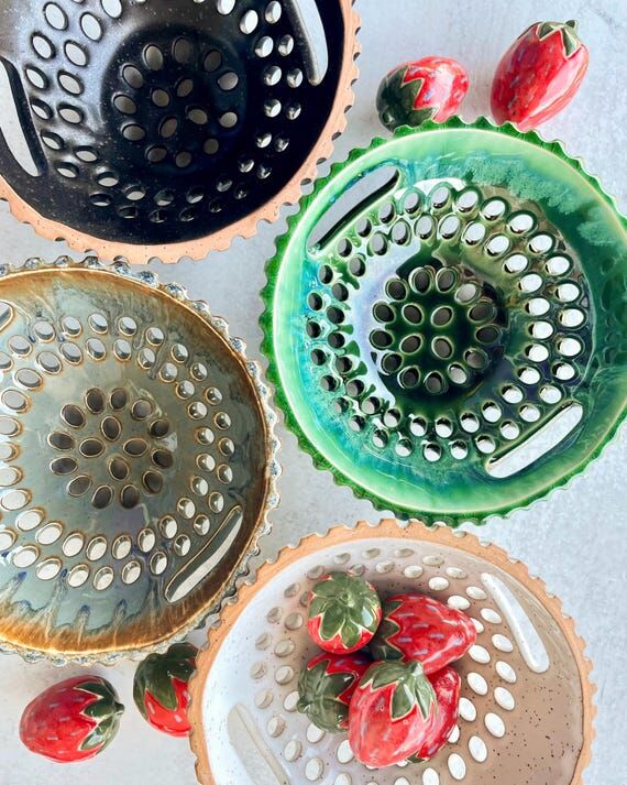 Fluted Berry Bowl/Colander...