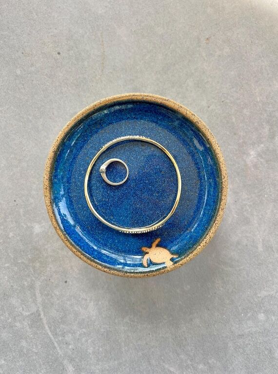 Sea turtle petite plate - tapas dish - ring d...