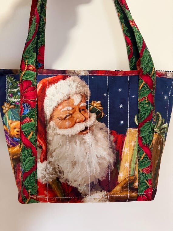 Santa Christmas Tote Bag: Holiday Shopping Pu...