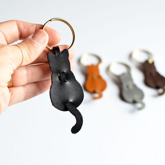 Cat Leather Keychain – Full-Grain Leather C...