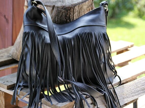 Black leather bag with fringes - minimalist h...