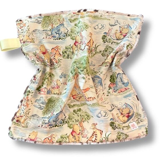 Toile Winnie the Pooh Lovey Blanket: Snow Leo...