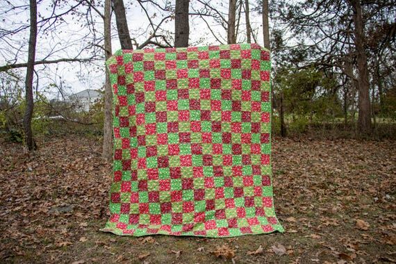 Christmas Quilt- Twin/Full Sized- Red and Gre...