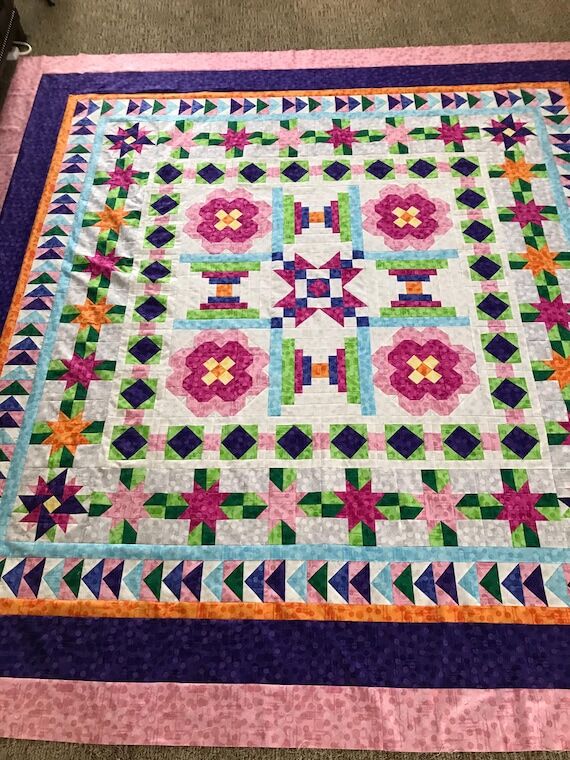 Flower Garden Queen Quilt Handmade (82 (No Social Media) 90 )...