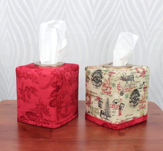 Reversible tissue box cover - Cranberry Flora...