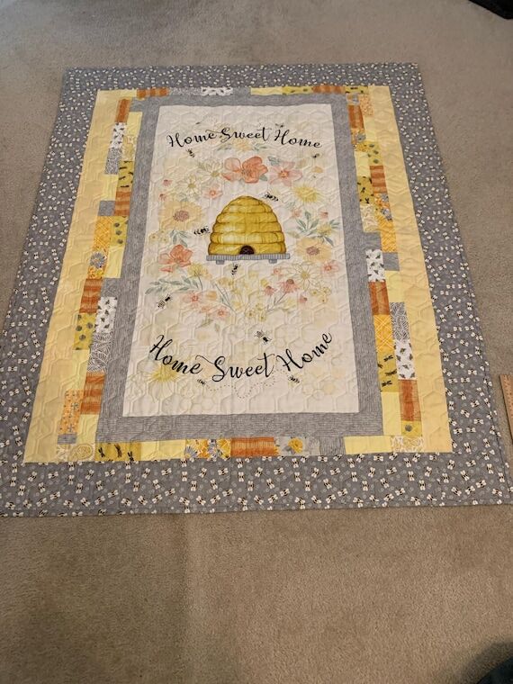 Home Sweet Home Beehive Handmade Quilt 48&quo...