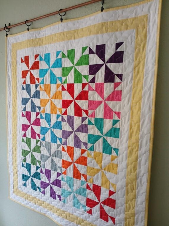 Pinwheel Whirligig Quilt: Patchwork Baby Blan...
