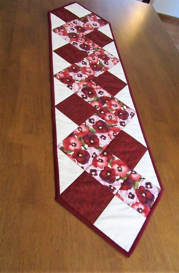 Pansy Zig-Zag, Table Runner, Homemade Quilt f...
