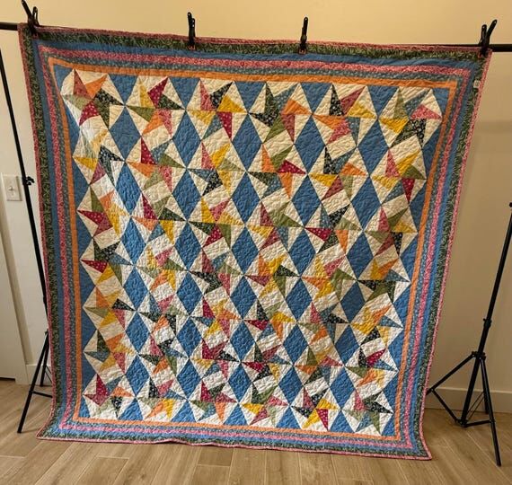 Spinning Star Quilt - Handmade...