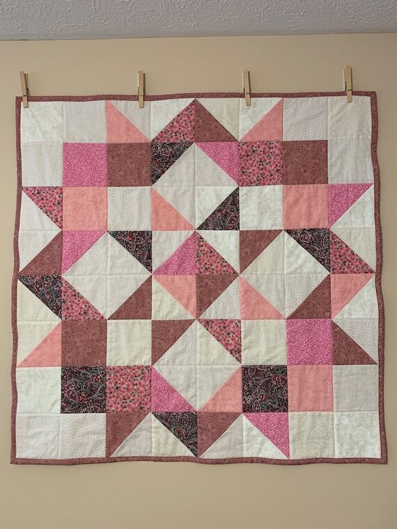 Pink & White Star Baby Quilt: Traditional Cot...