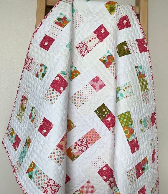 Handmade Patchwork Baby Girl Quilt: Floral Nu...