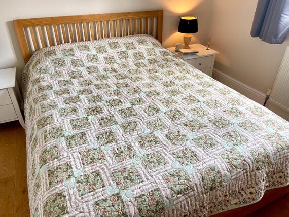 Handmade Patchwork Quilt, Roses Music Floral ...