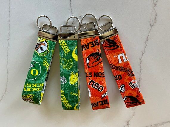 Oregon State/University of Oregon key fob wri...