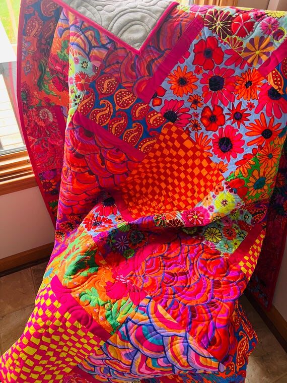 Handmade Floral Quilt - Modern Red/Fuschia Ka...