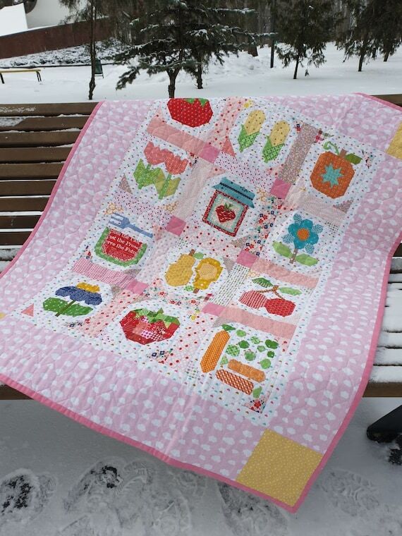 Personalized Baby Quilt: Handmade Cotton Flor...